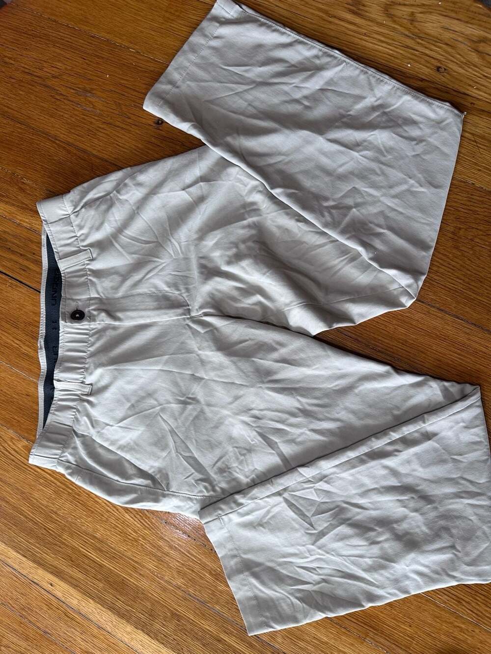 Under Armour Performance Chino Pants Size 32/30 Beige Golf